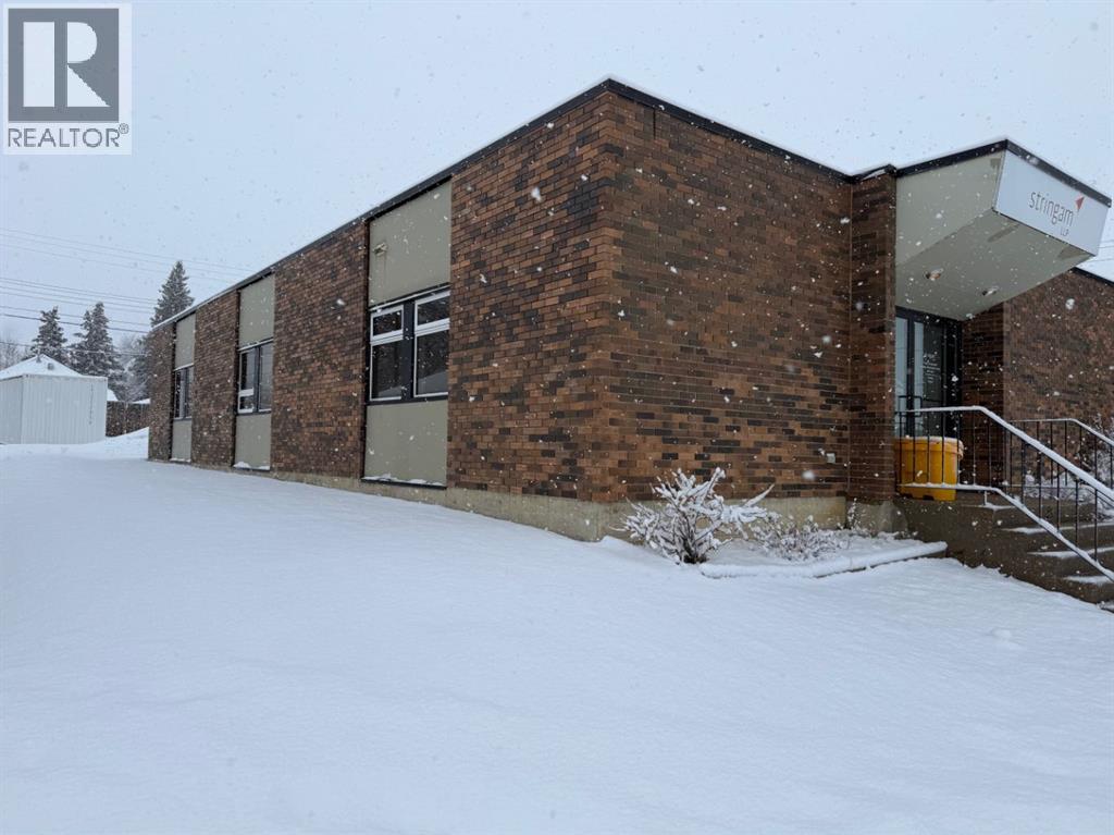 906 2 Avenue - photo 2