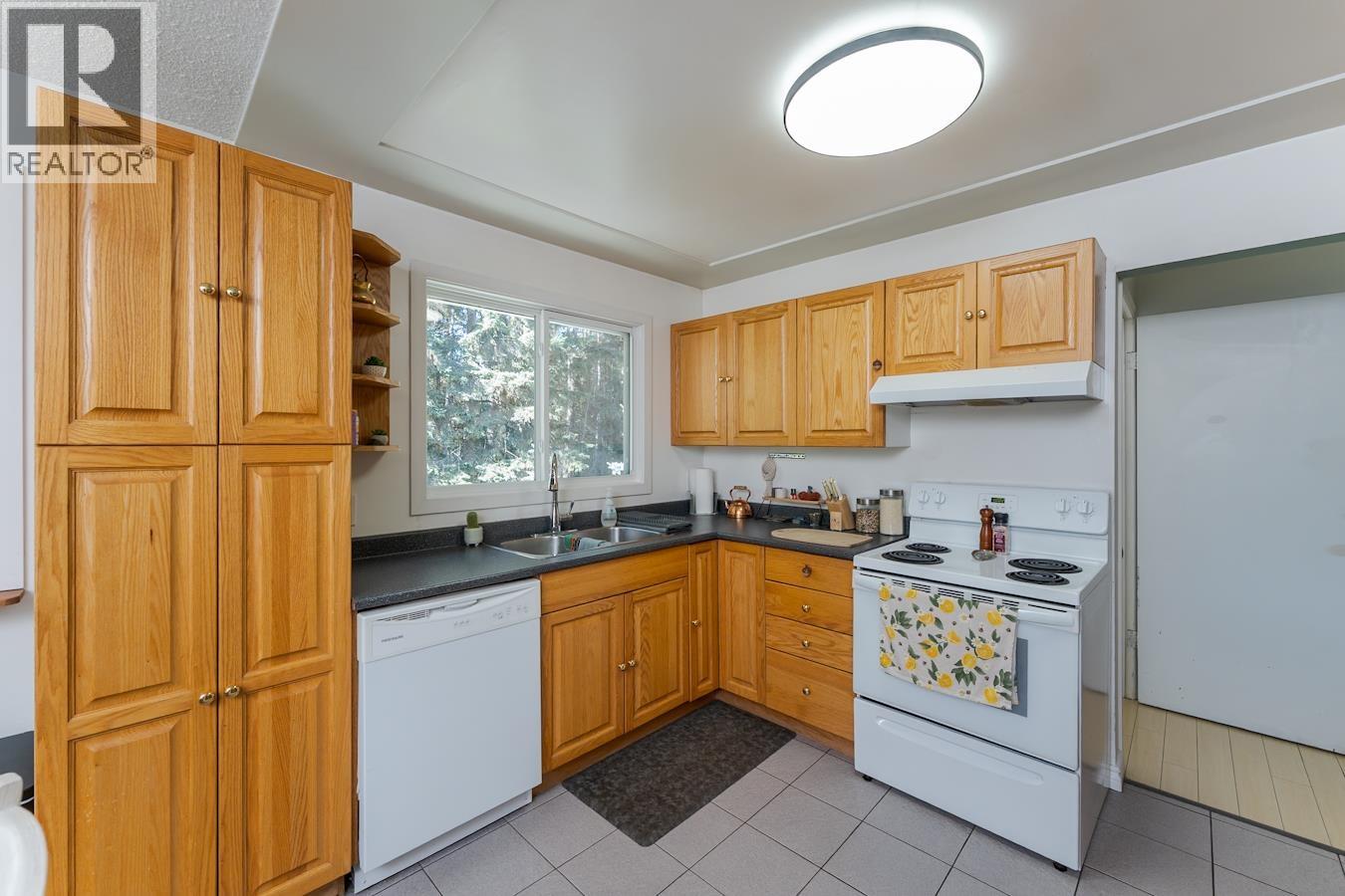 1567 PEARSON AVENUE - 11