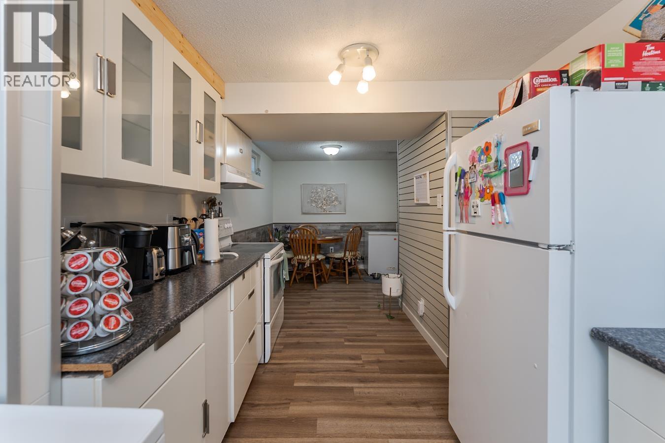 1567 PEARSON AVENUE - 28