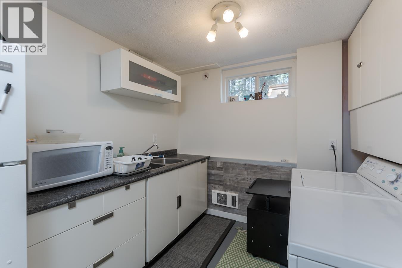 1567 PEARSON AVENUE - 26