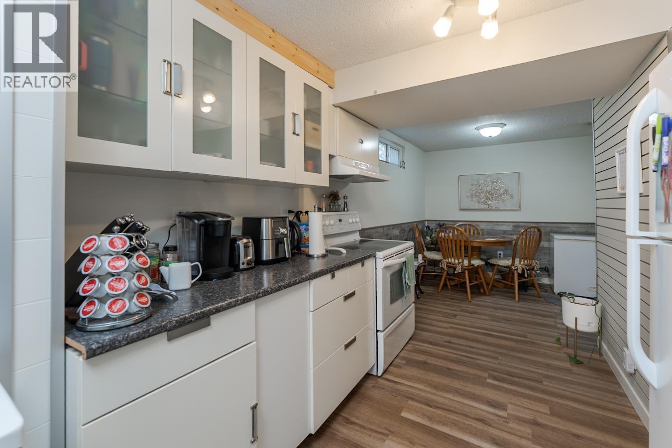 1567 PEARSON AVENUE - 27