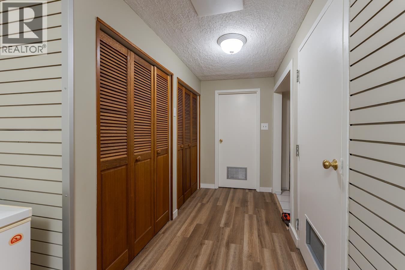 1567 PEARSON AVENUE - 32