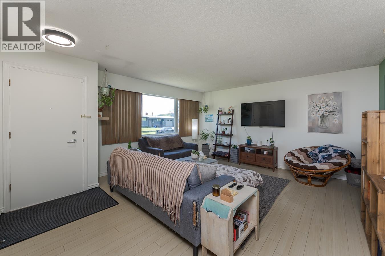 1567 PEARSON AVENUE - 6