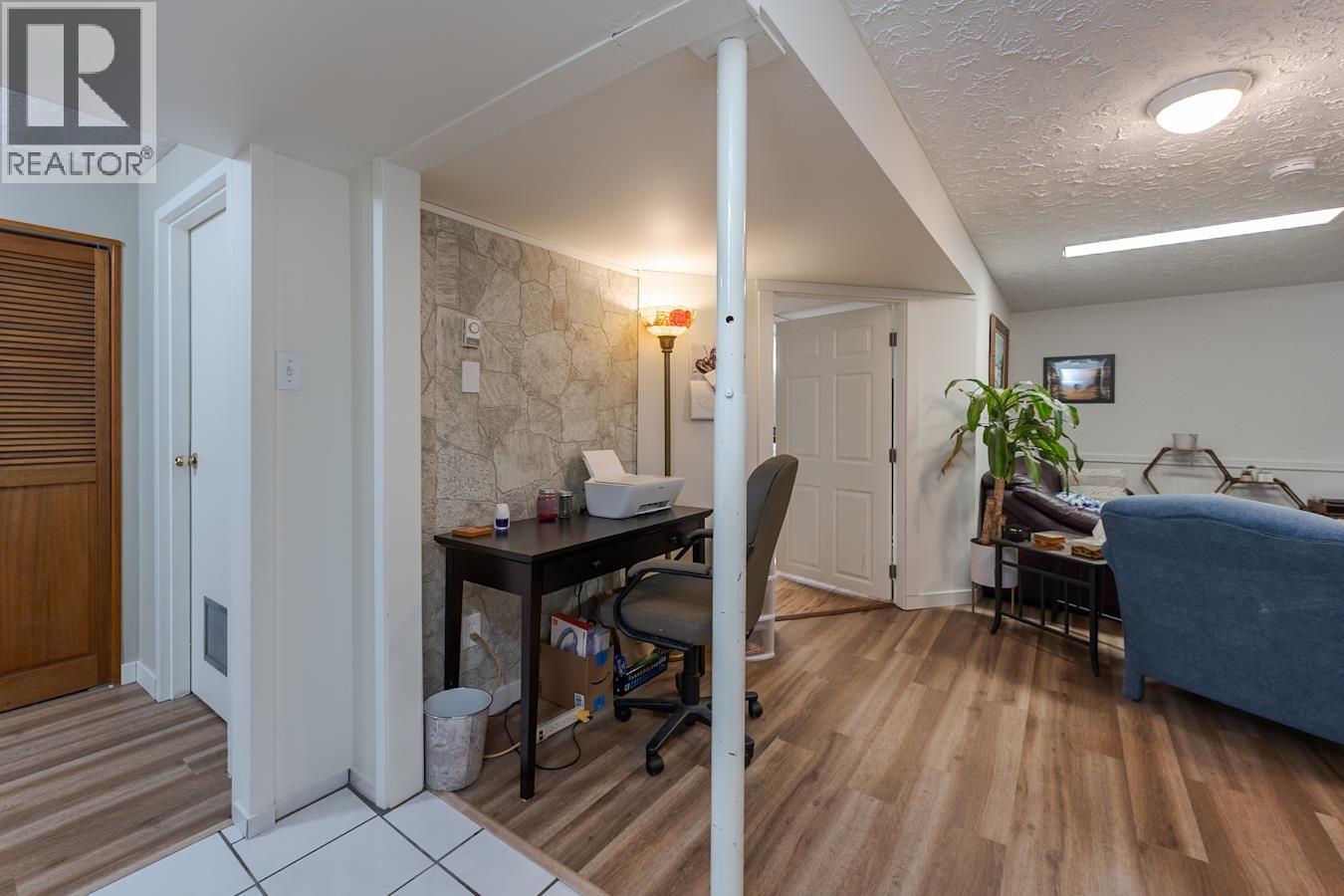 1567 PEARSON AVENUE - 24