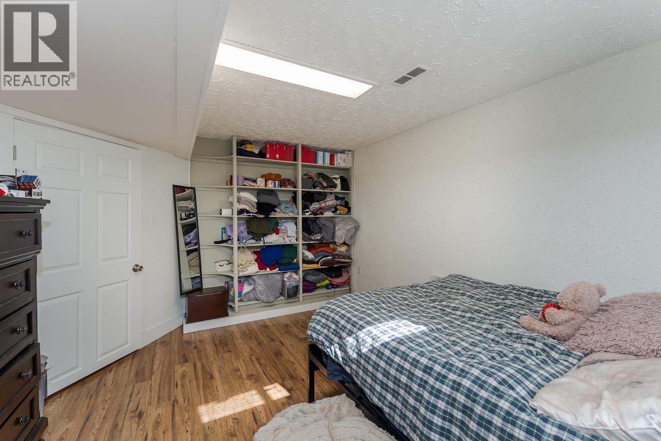 1567 PEARSON AVENUE - 36