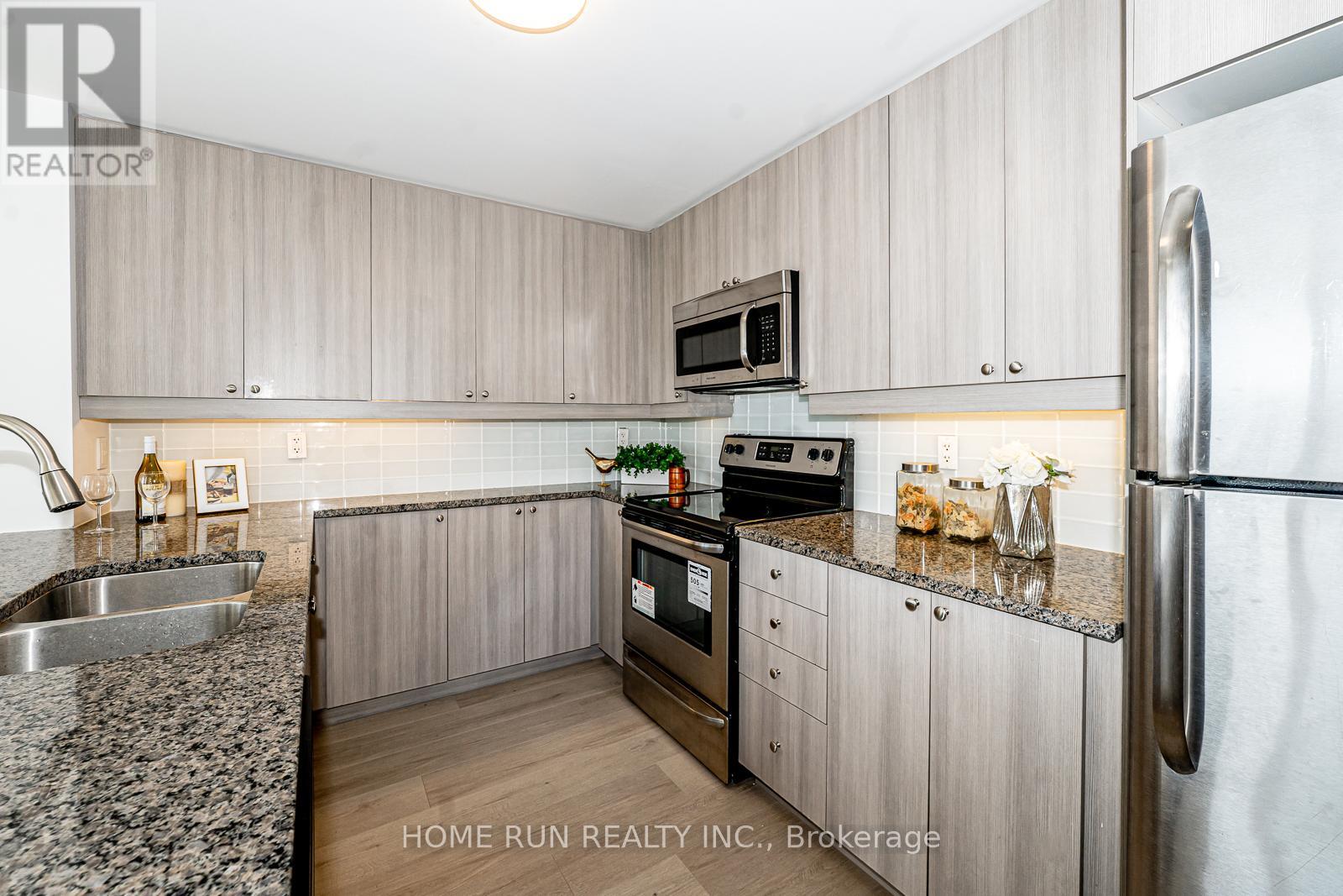 #902E 8110 BIRCHMOUNT ROAD W - 11