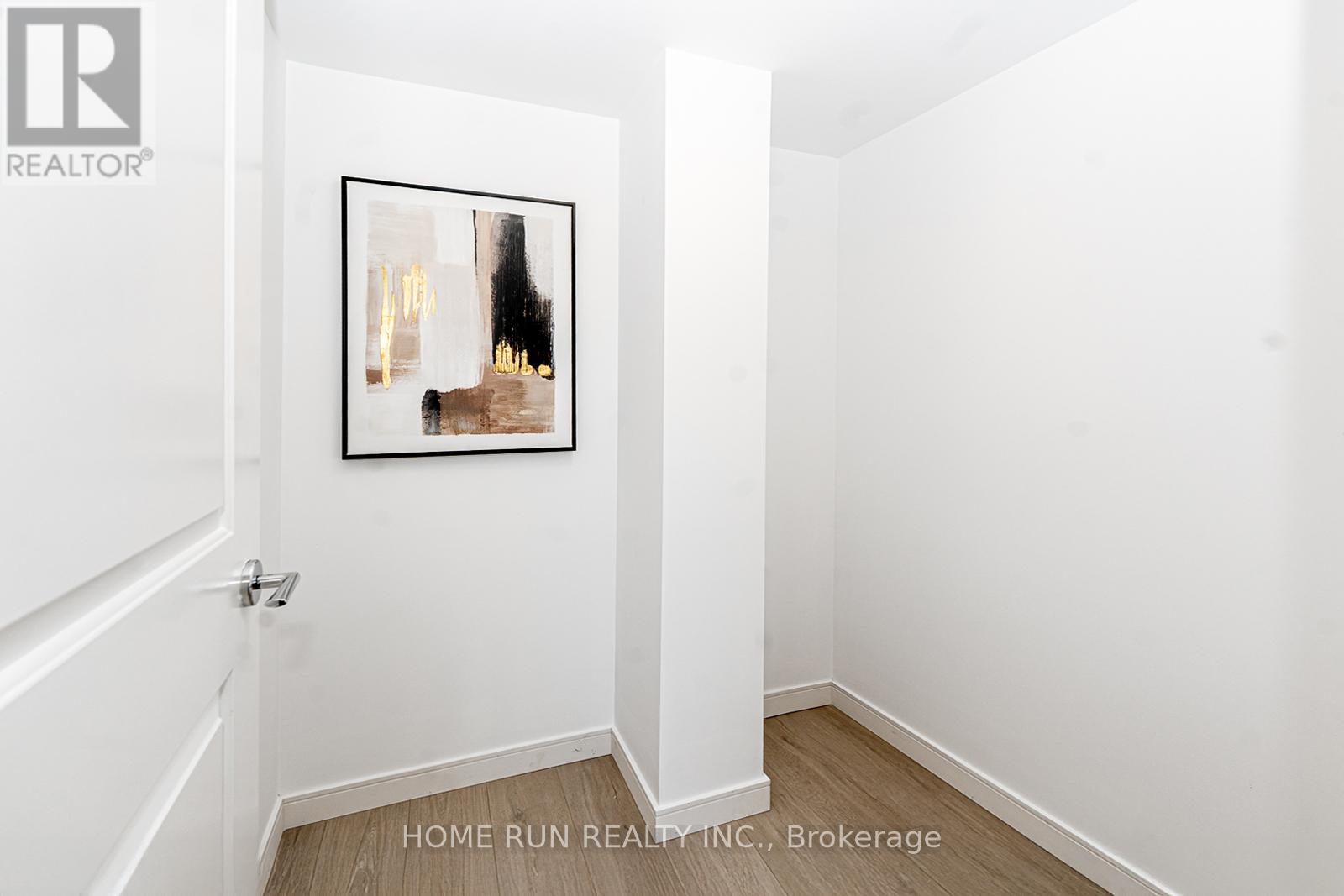 #902E 8110 BIRCHMOUNT ROAD W - 27