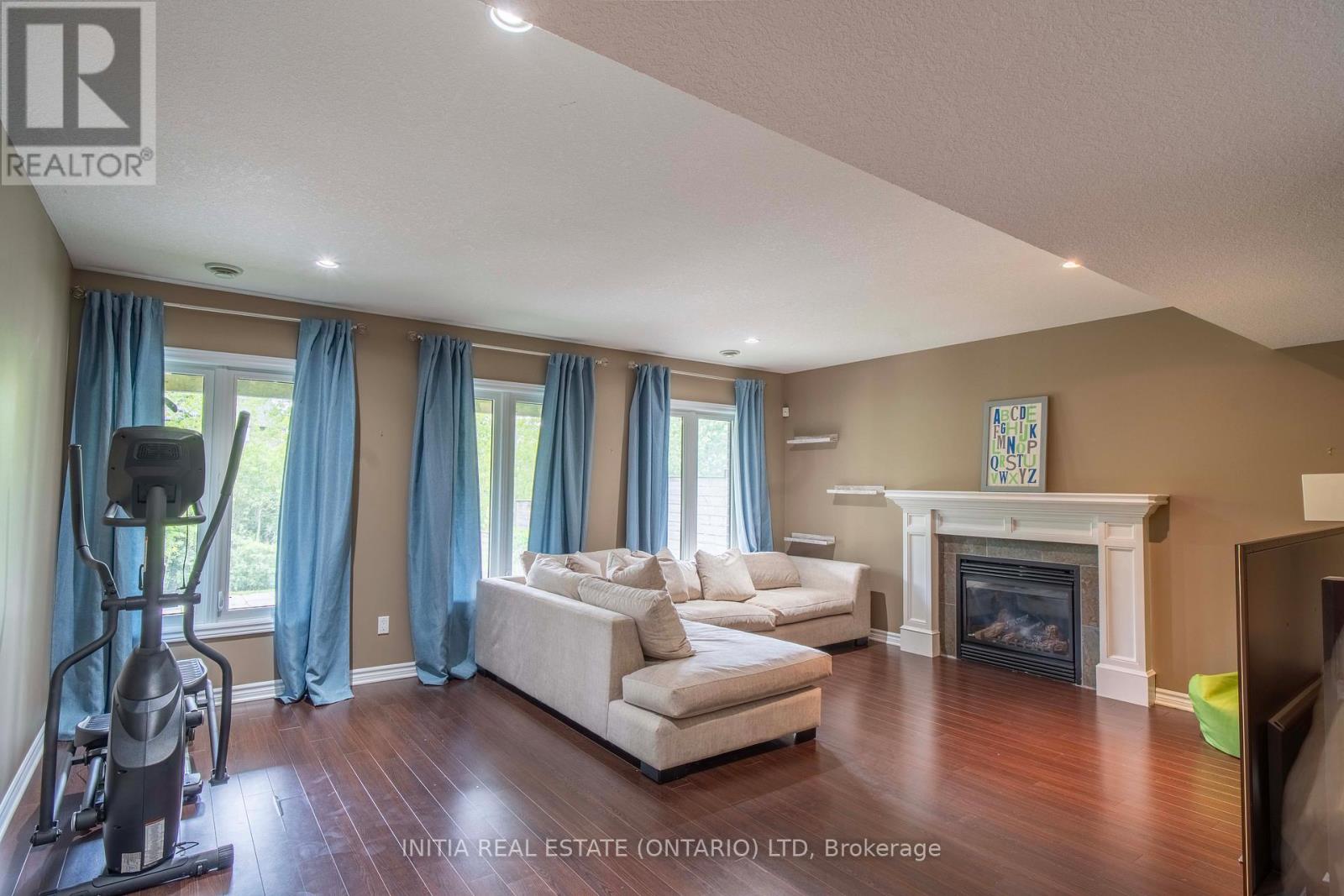 #31 515 SKYLINE AVENUE - 30