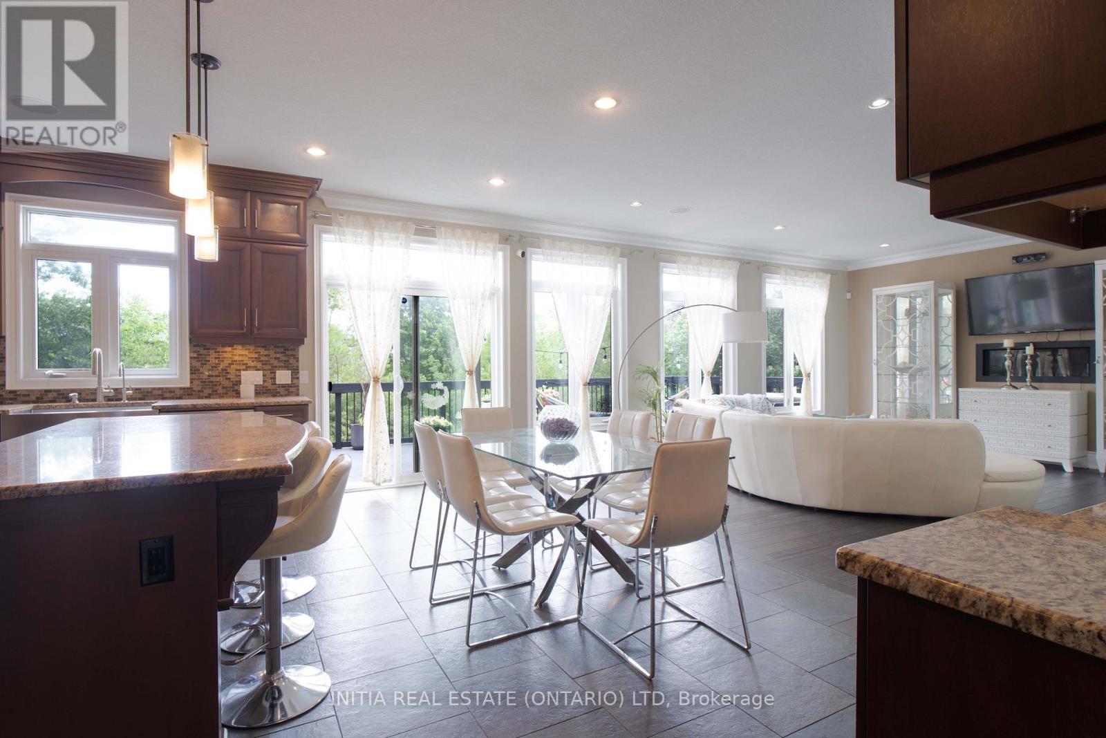 #31 515 SKYLINE AVENUE - 7