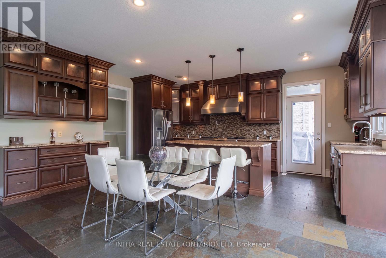 #31 515 SKYLINE AVENUE - 9