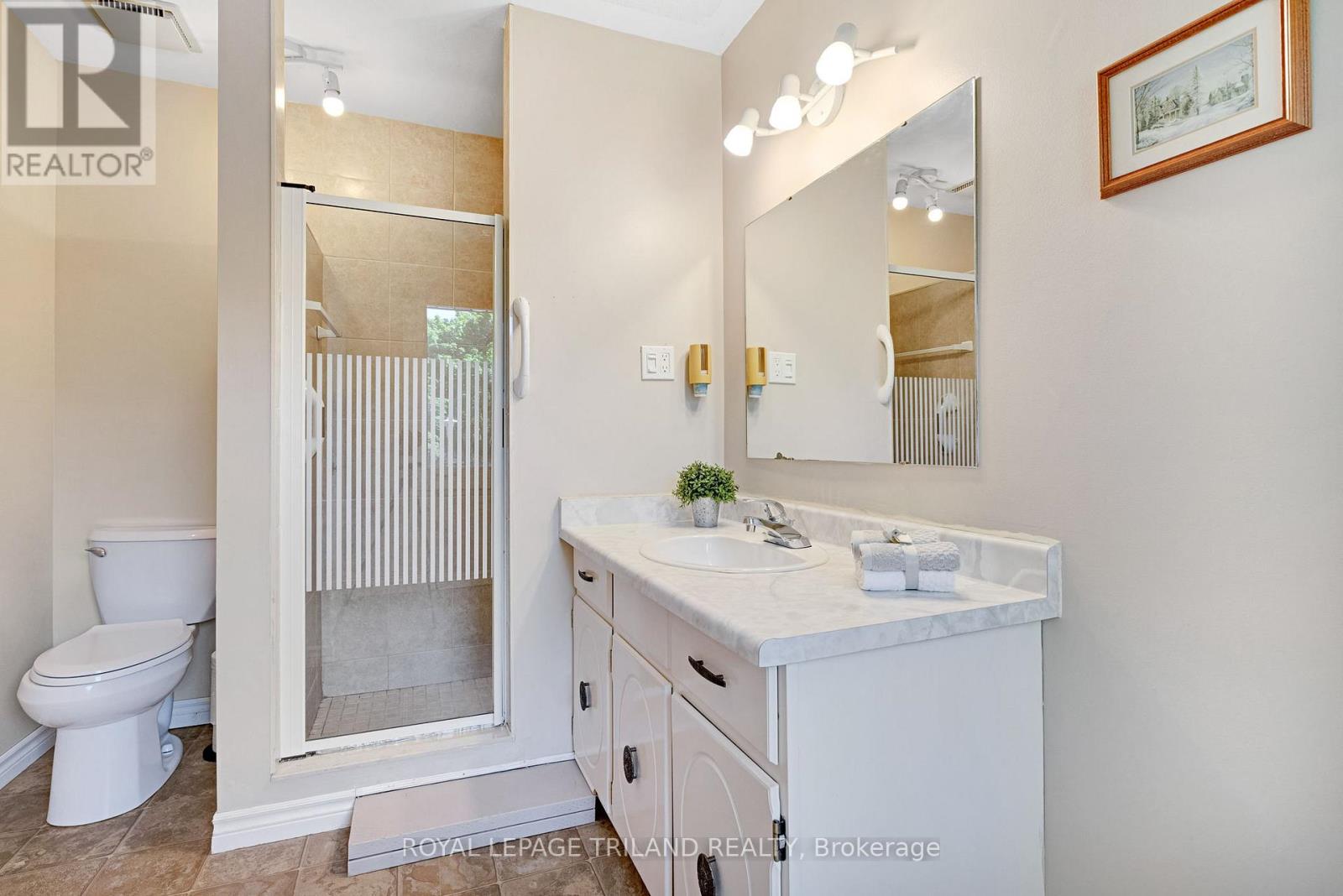 62 GARDENVALE CRESCENT - 33