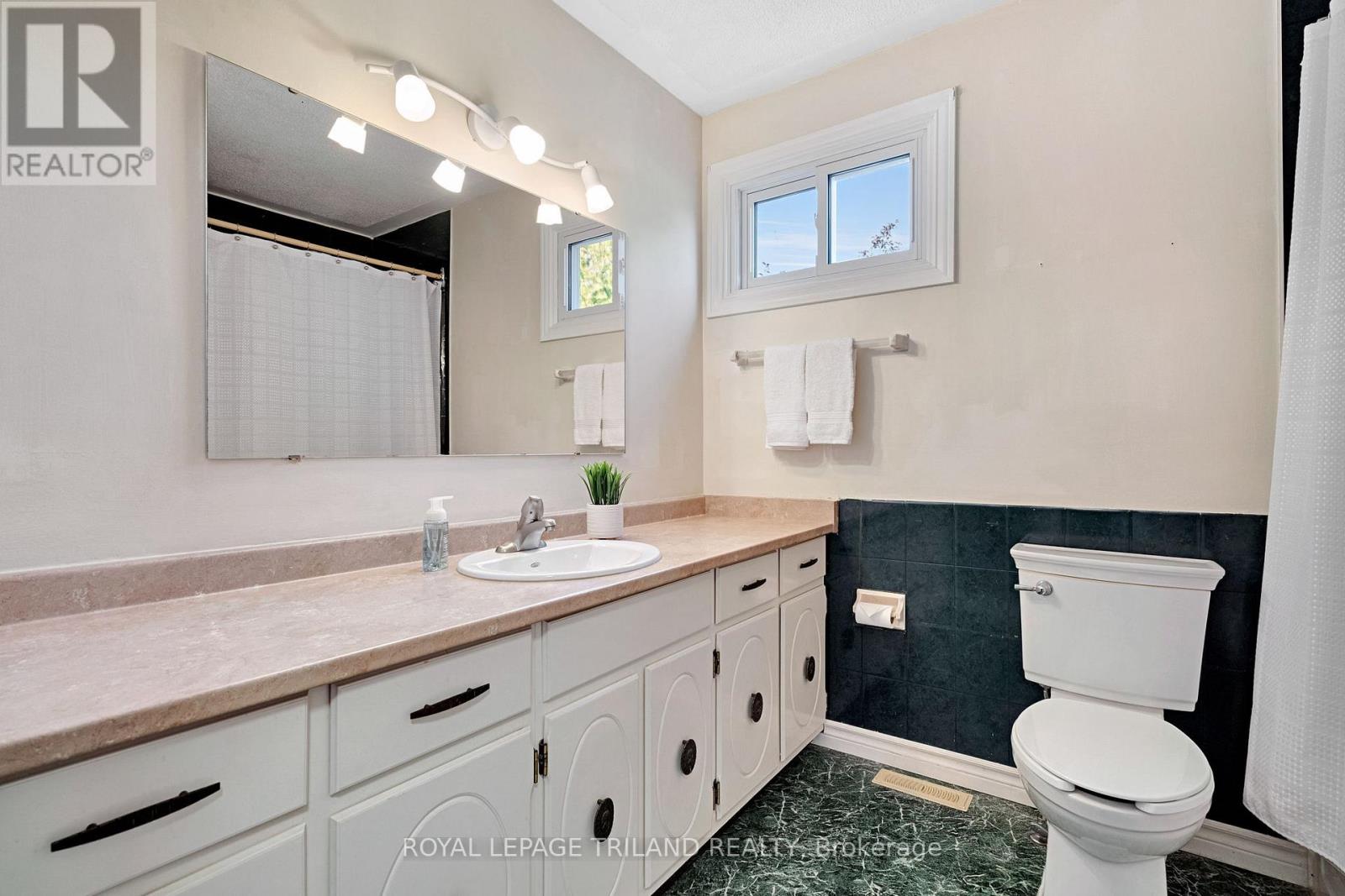 62 GARDENVALE CRESCENT - 38