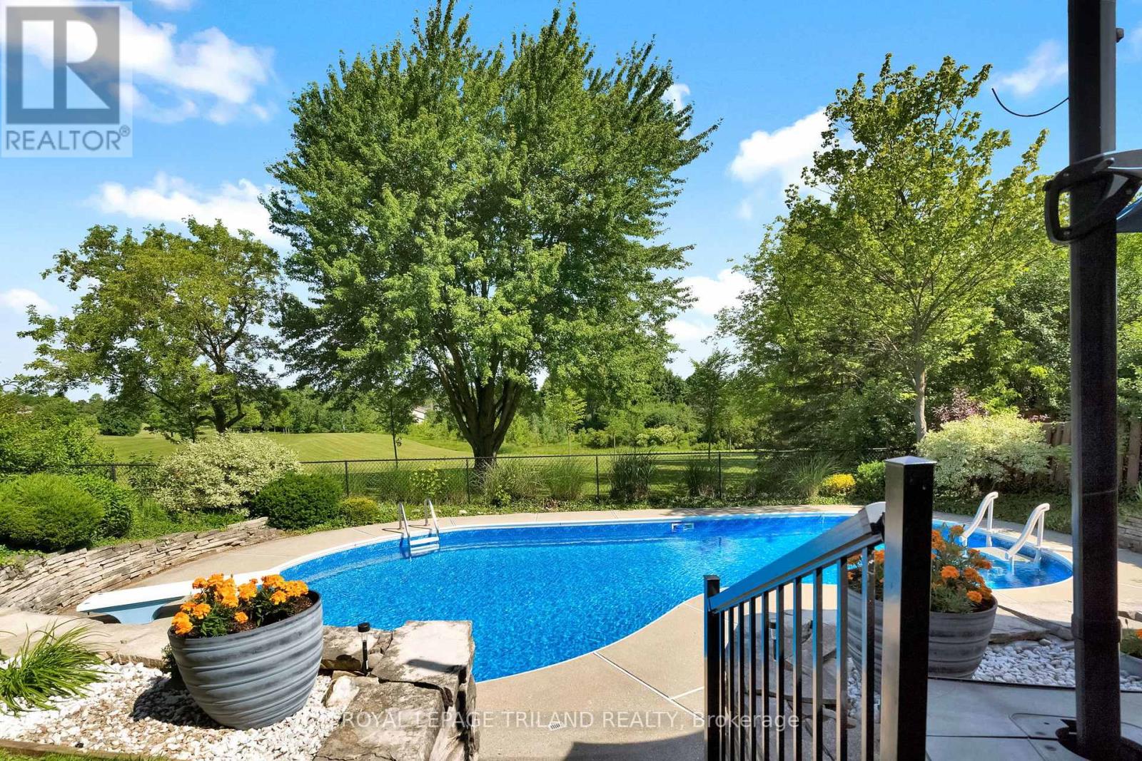 62 GARDENVALE CRESCENT - 42