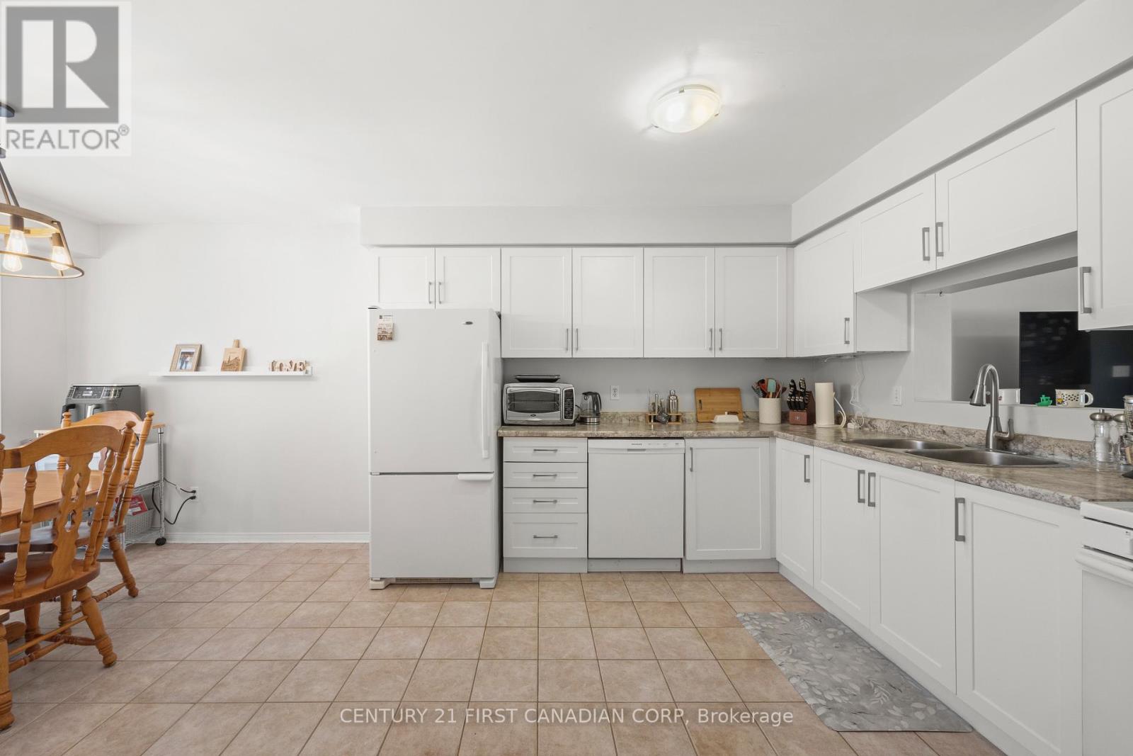#25 9 AILSA PLACE - 26