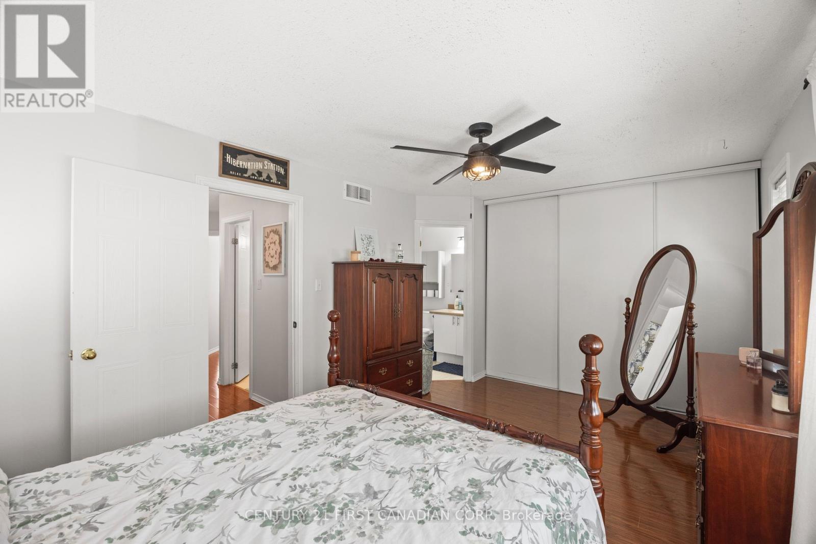 #25 9 AILSA PLACE - 32