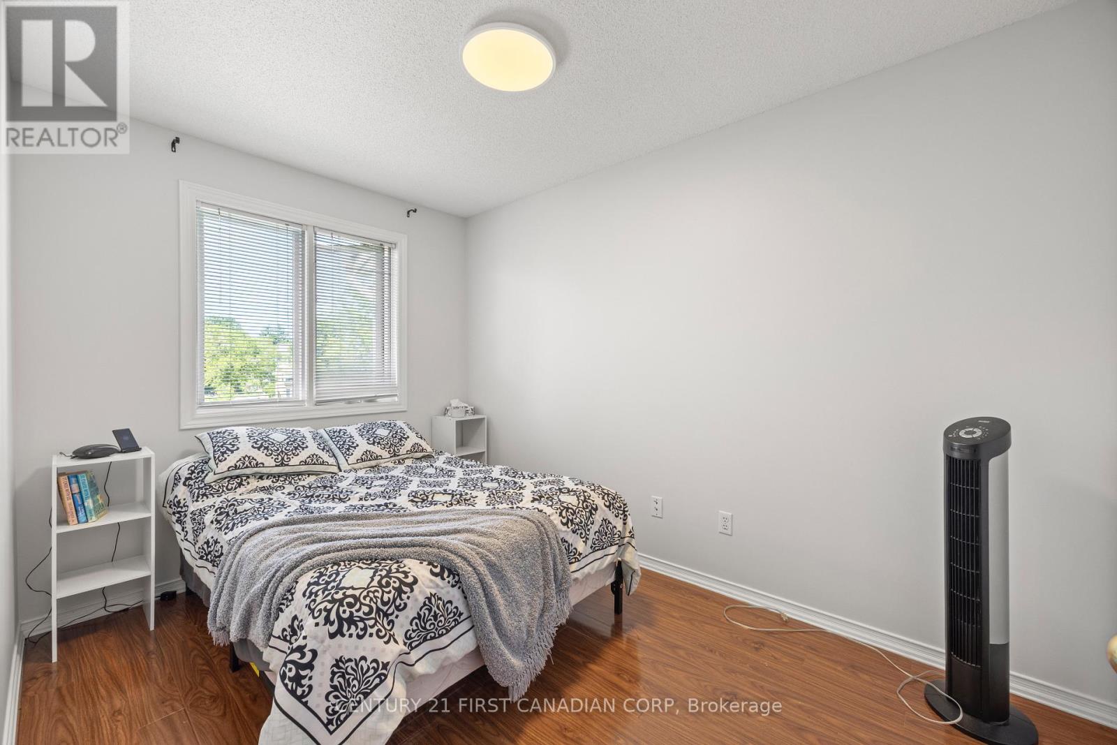 #25 9 AILSA PLACE - 35