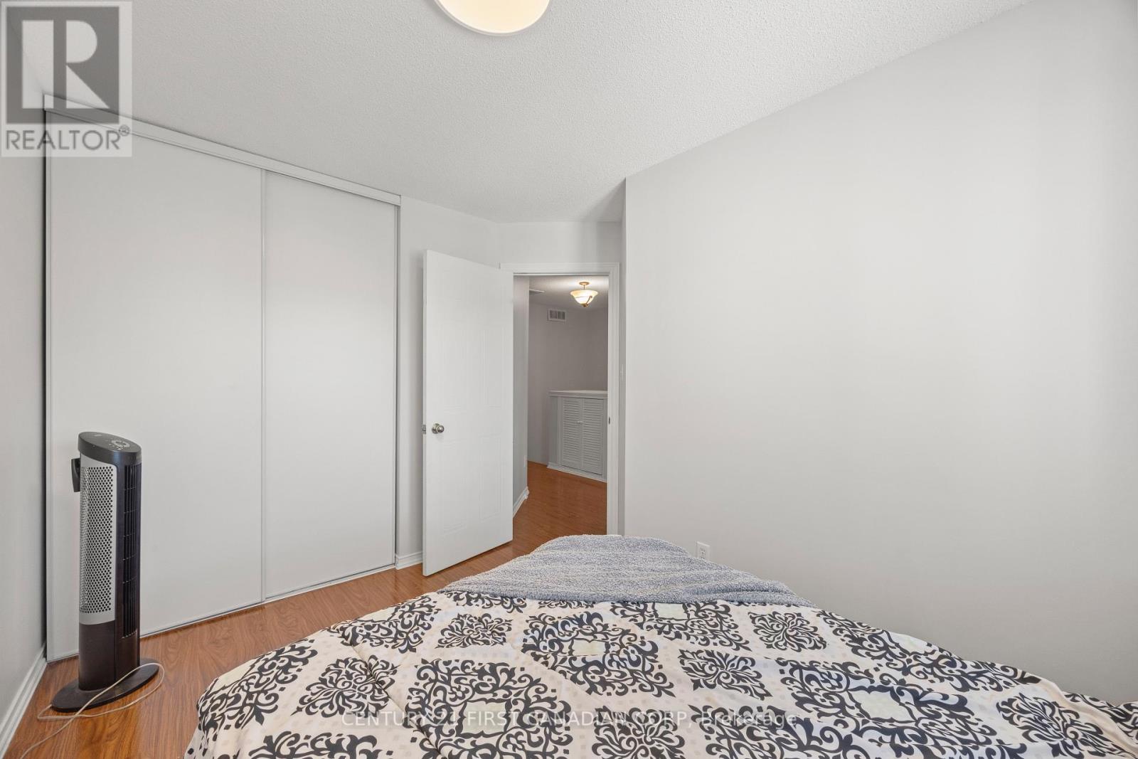#25 9 AILSA PLACE - 36
