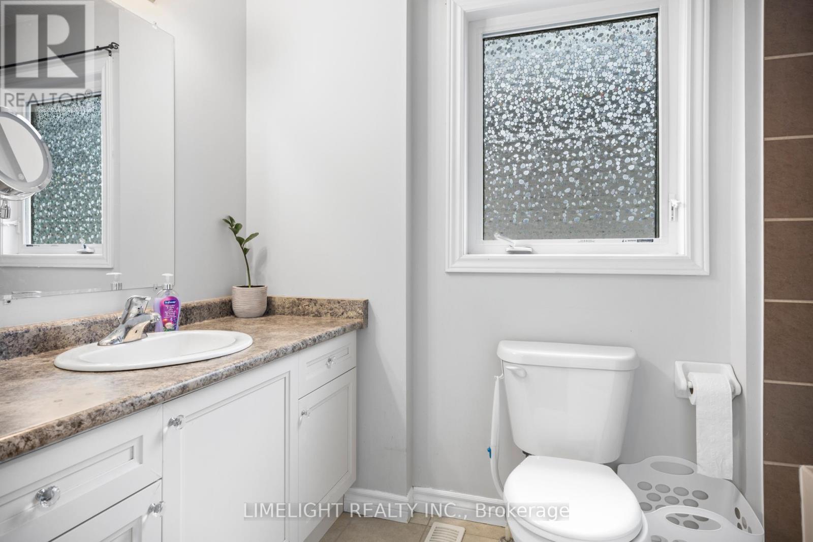 676 GUINESS WAY - 22