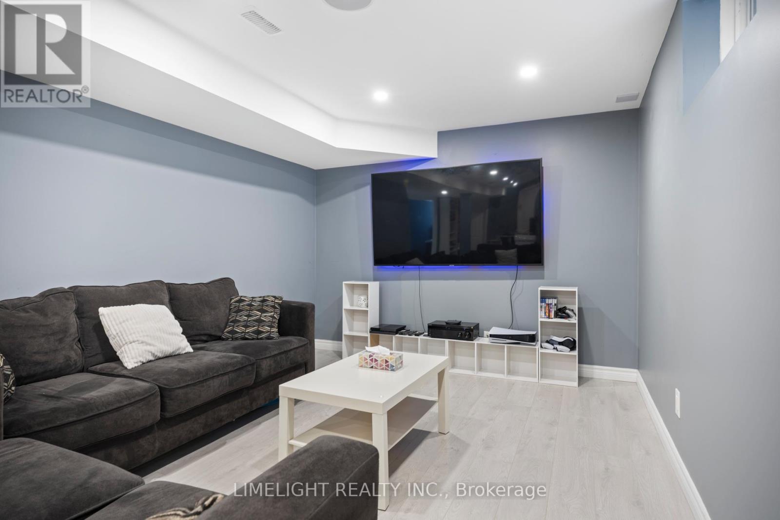 676 GUINESS WAY - 26