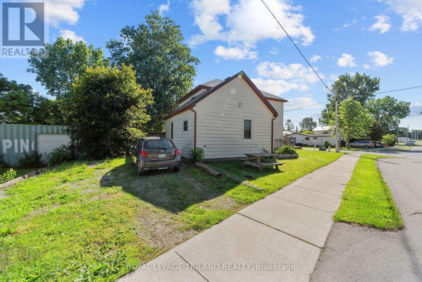 15 DUNDAS STREET - 10