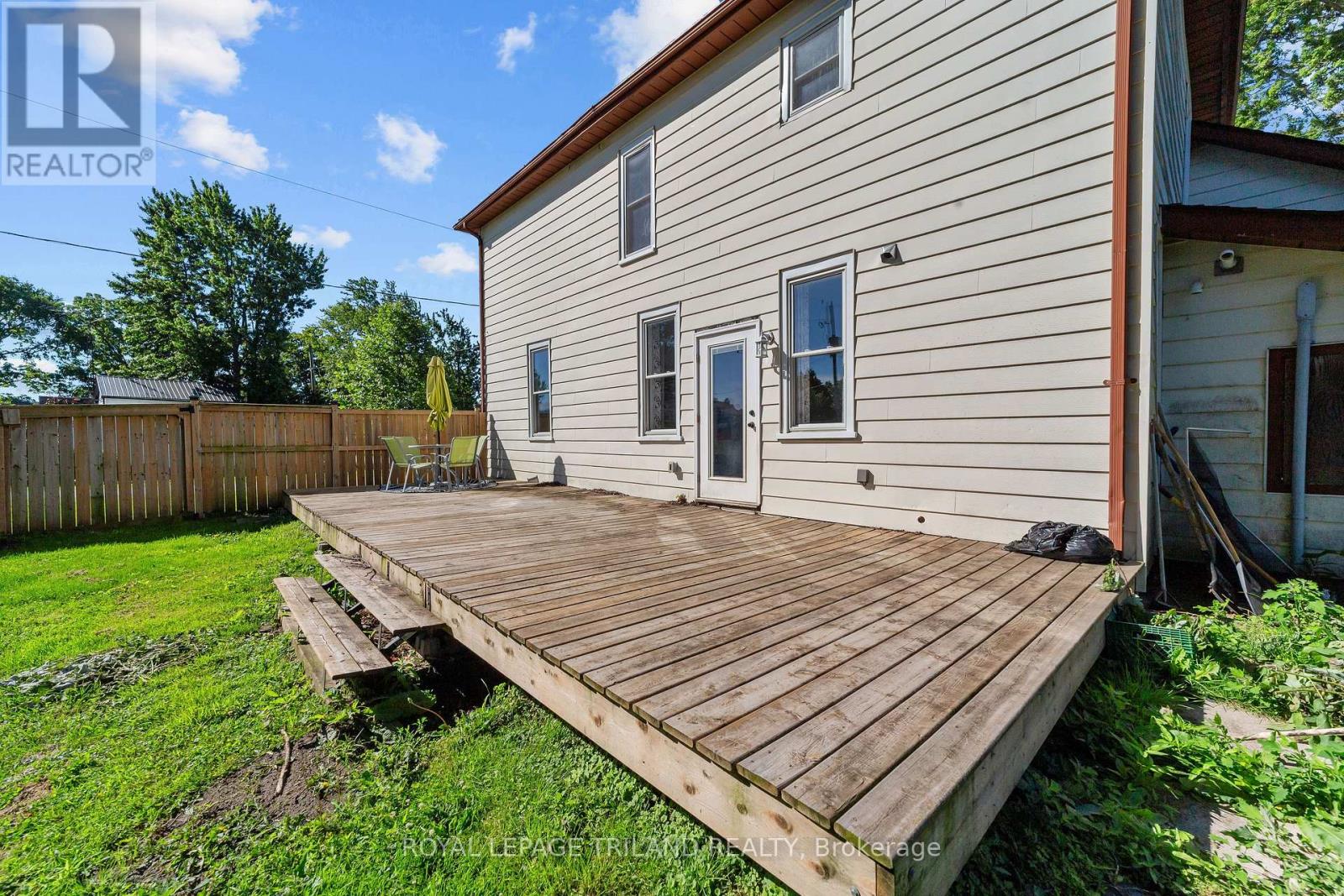 15 DUNDAS STREET - 11