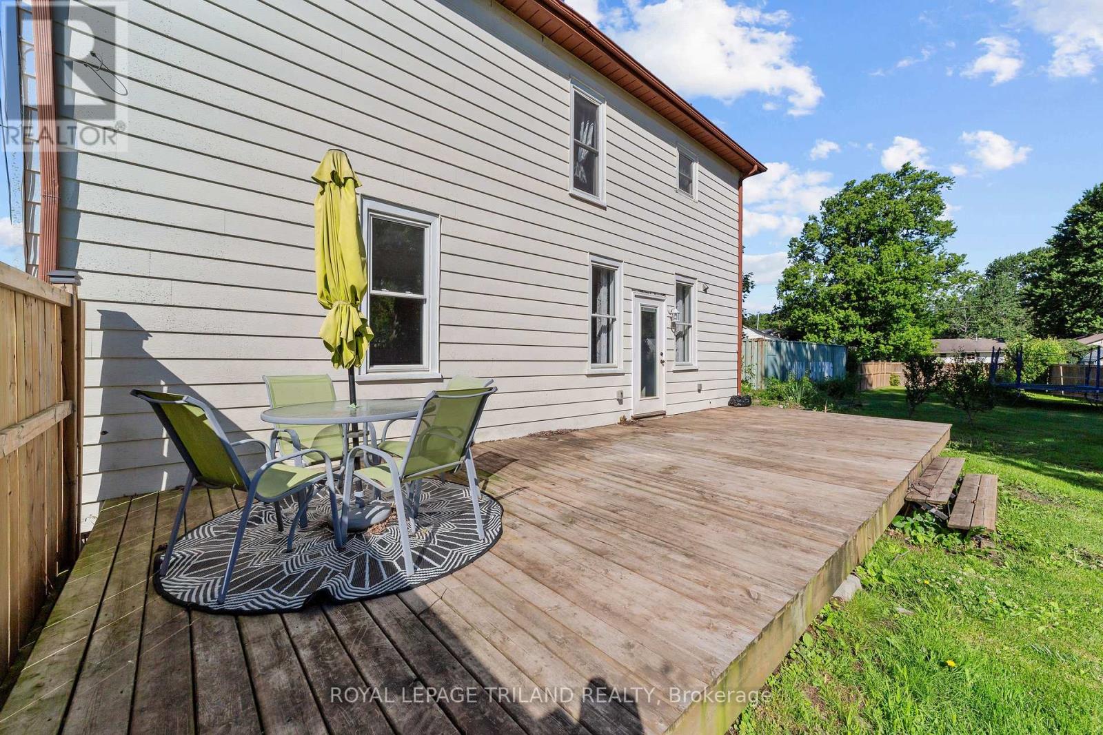 15 DUNDAS STREET - 12