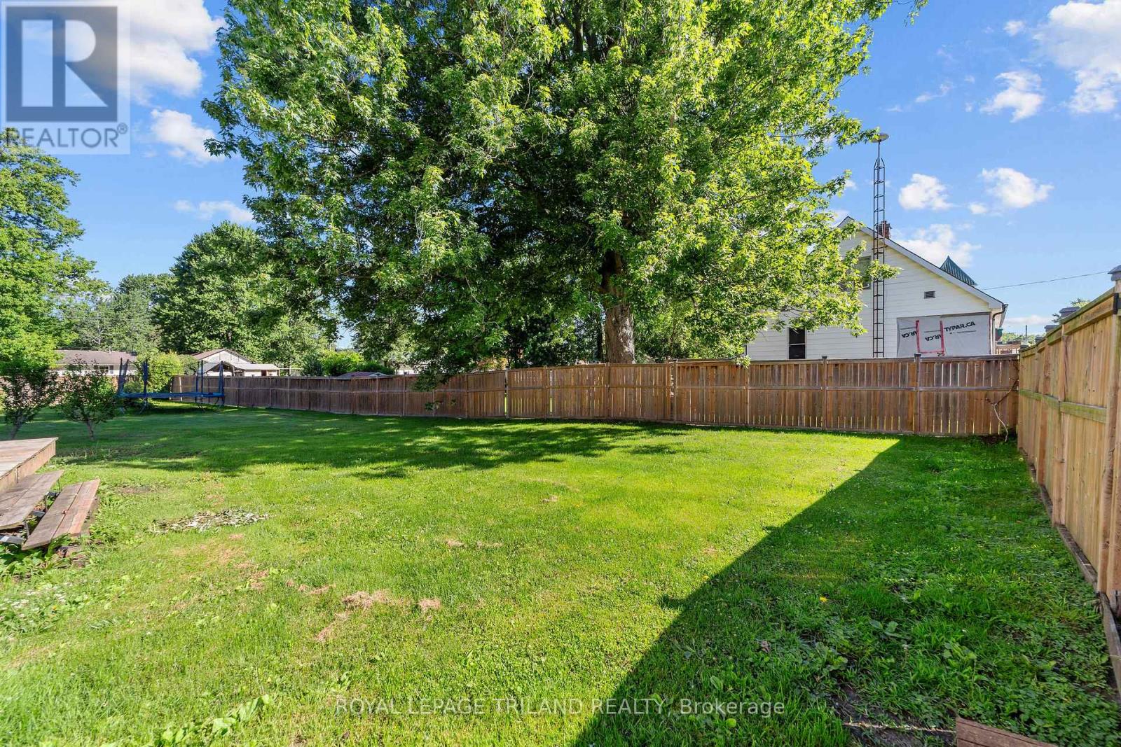 15 DUNDAS STREET - 13