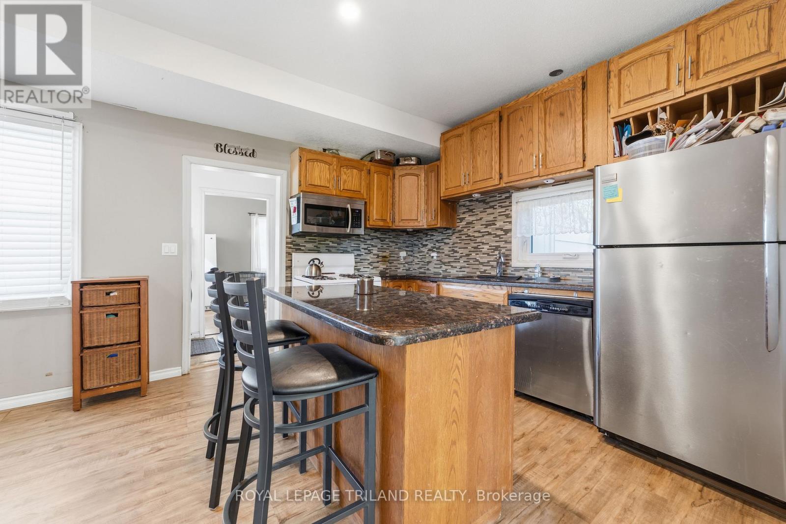 15 DUNDAS STREET - 24