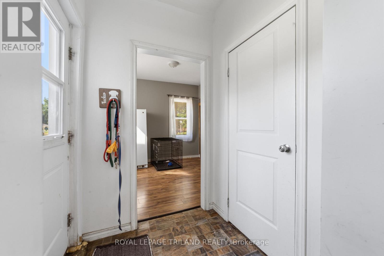 15 DUNDAS STREET - 25