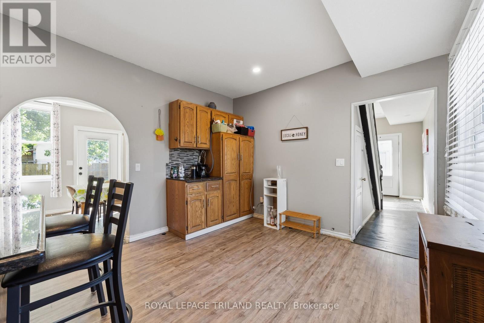 15 DUNDAS STREET - 26