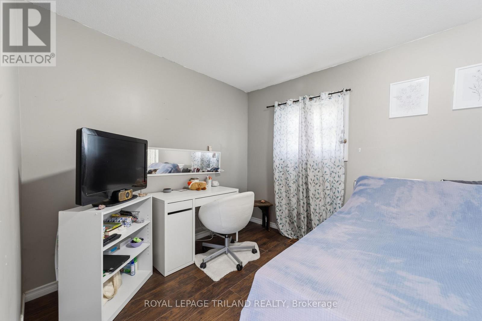 15 DUNDAS STREET - 28
