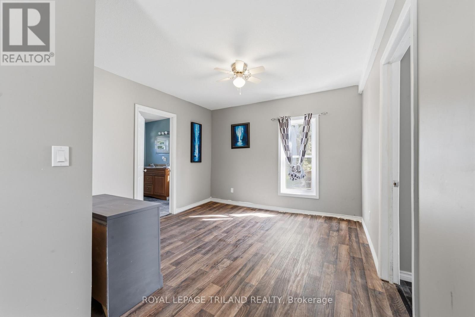 15 DUNDAS STREET - 32