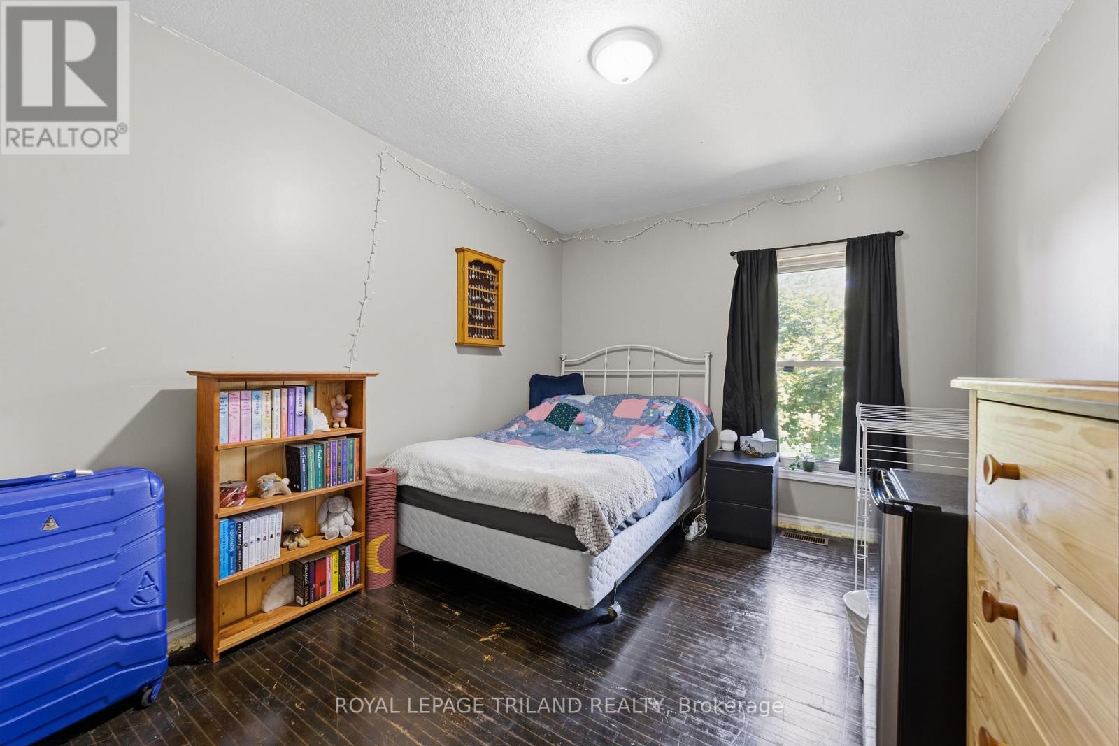15 DUNDAS STREET - 33