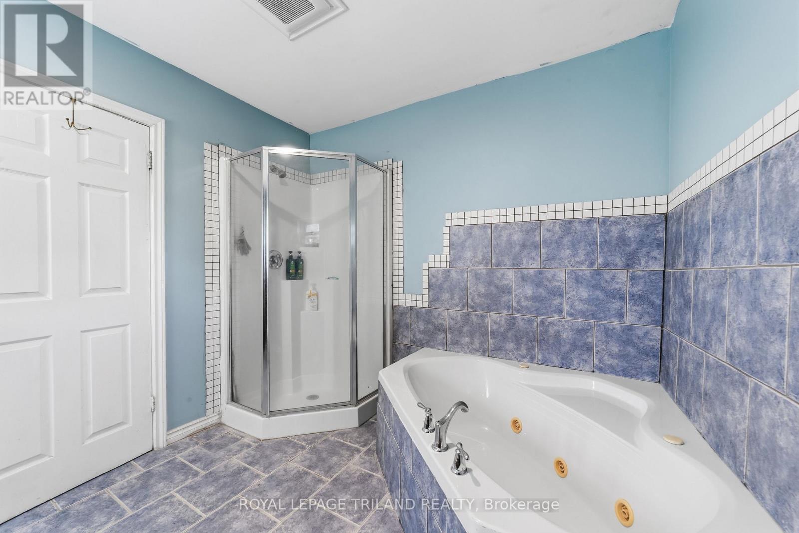 15 DUNDAS STREET - 38