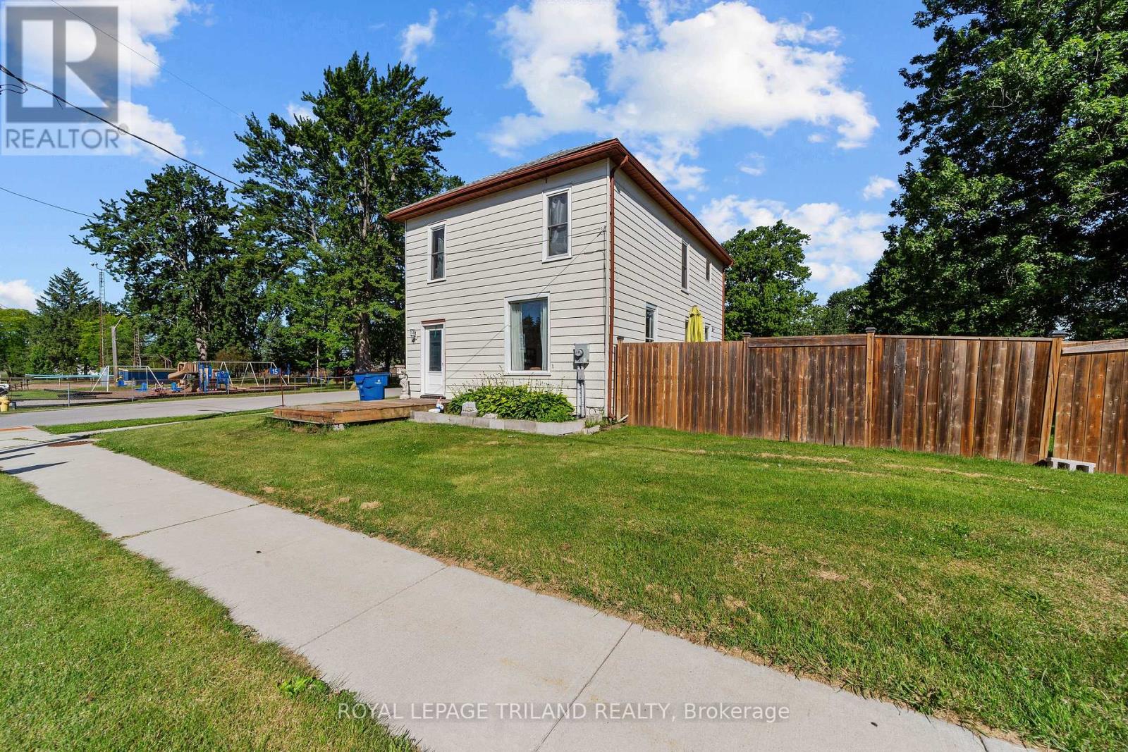 15 DUNDAS STREET - 8