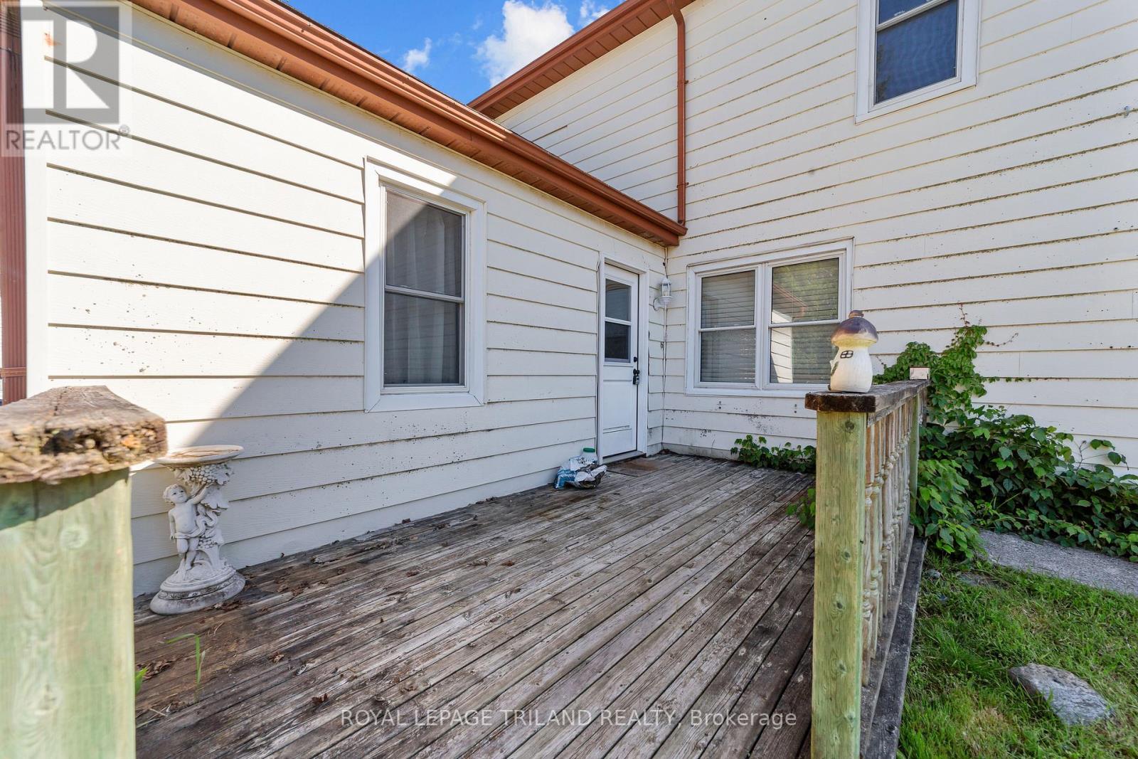 15 DUNDAS STREET - 9