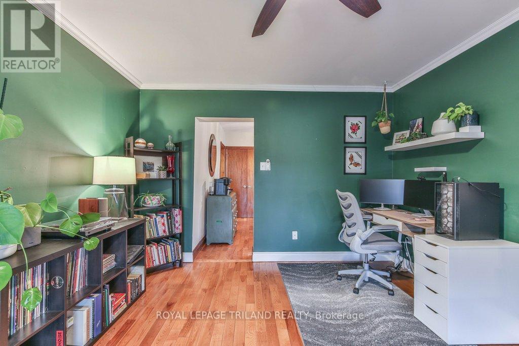 941 QUEENS AVENUE - 26