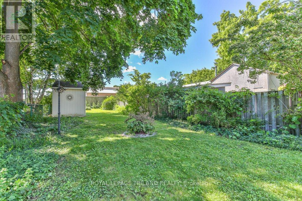 941 QUEENS AVENUE - 39