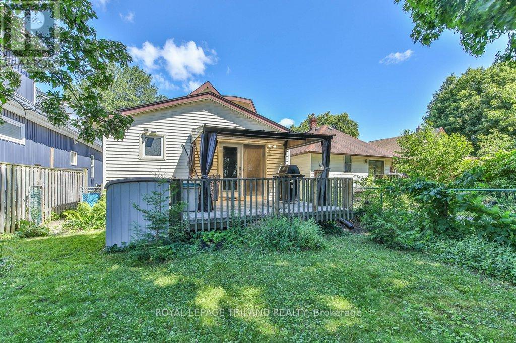941 QUEENS AVENUE - 40