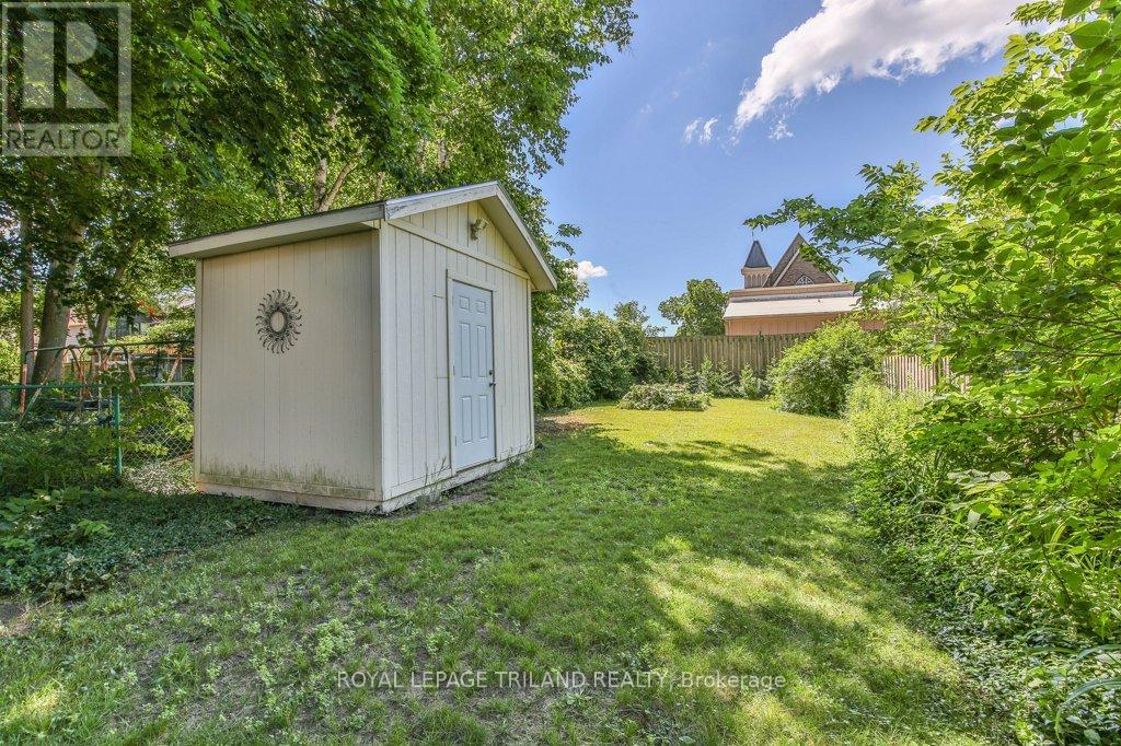 941 QUEENS AVENUE - 41
