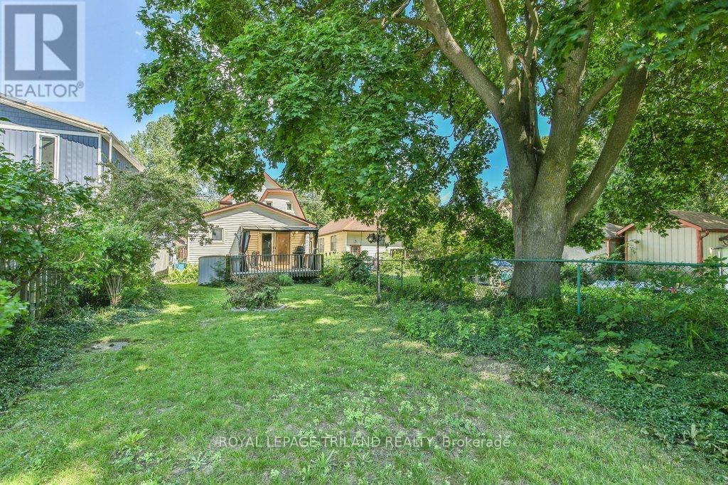 941 QUEENS AVENUE - 42