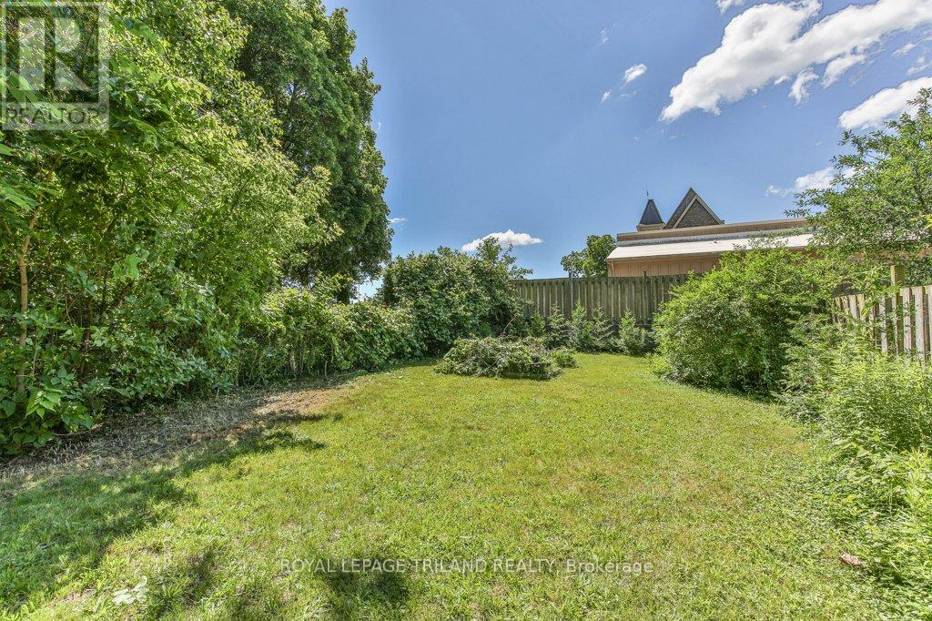 941 QUEENS AVENUE - 43