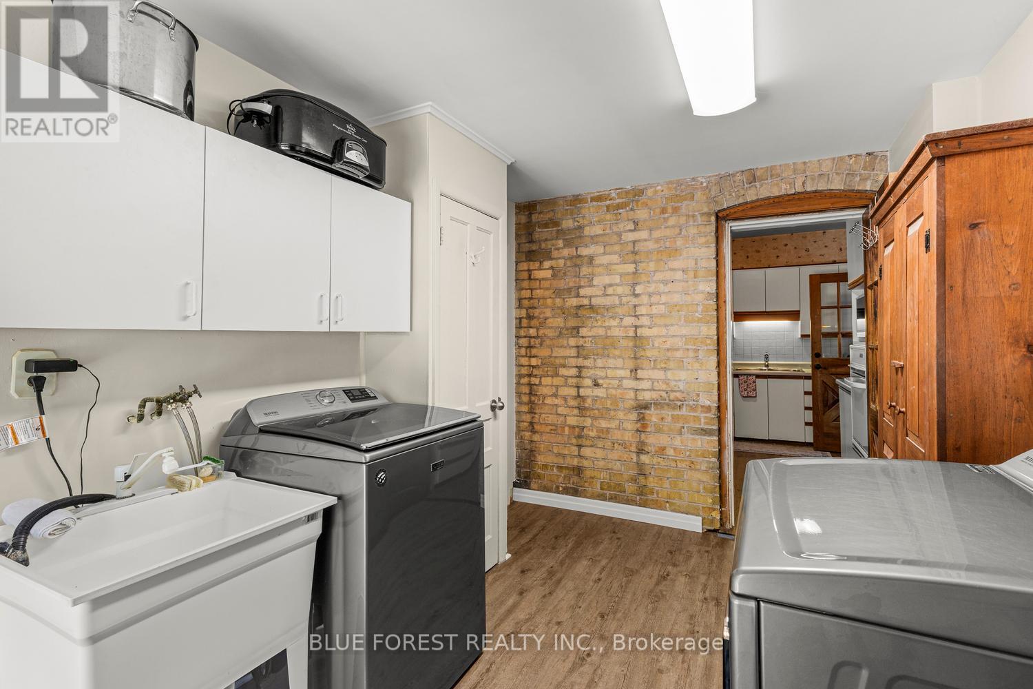 201 MARGARET STREET - 18