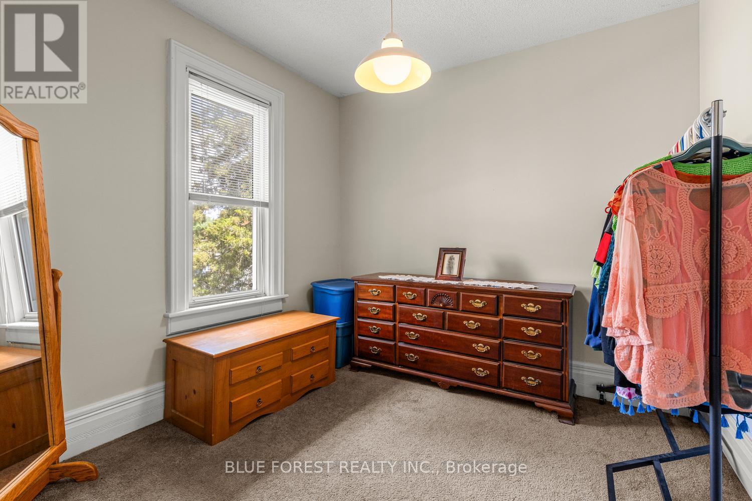 201 MARGARET STREET - 32