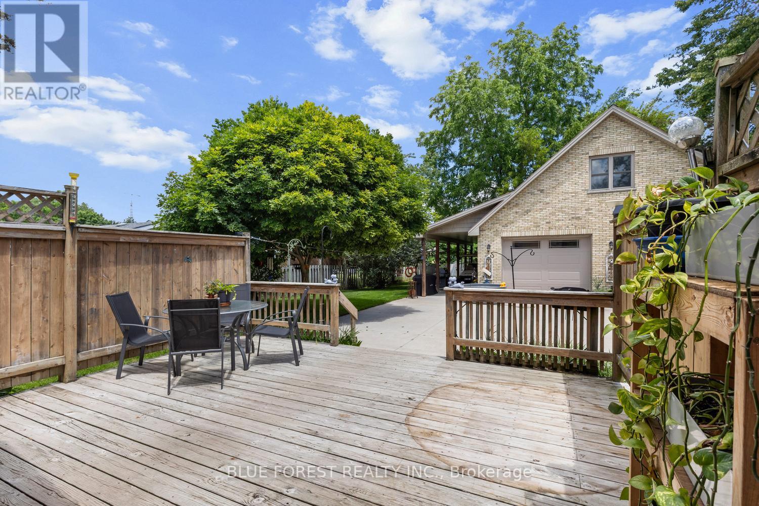201 MARGARET STREET - 34