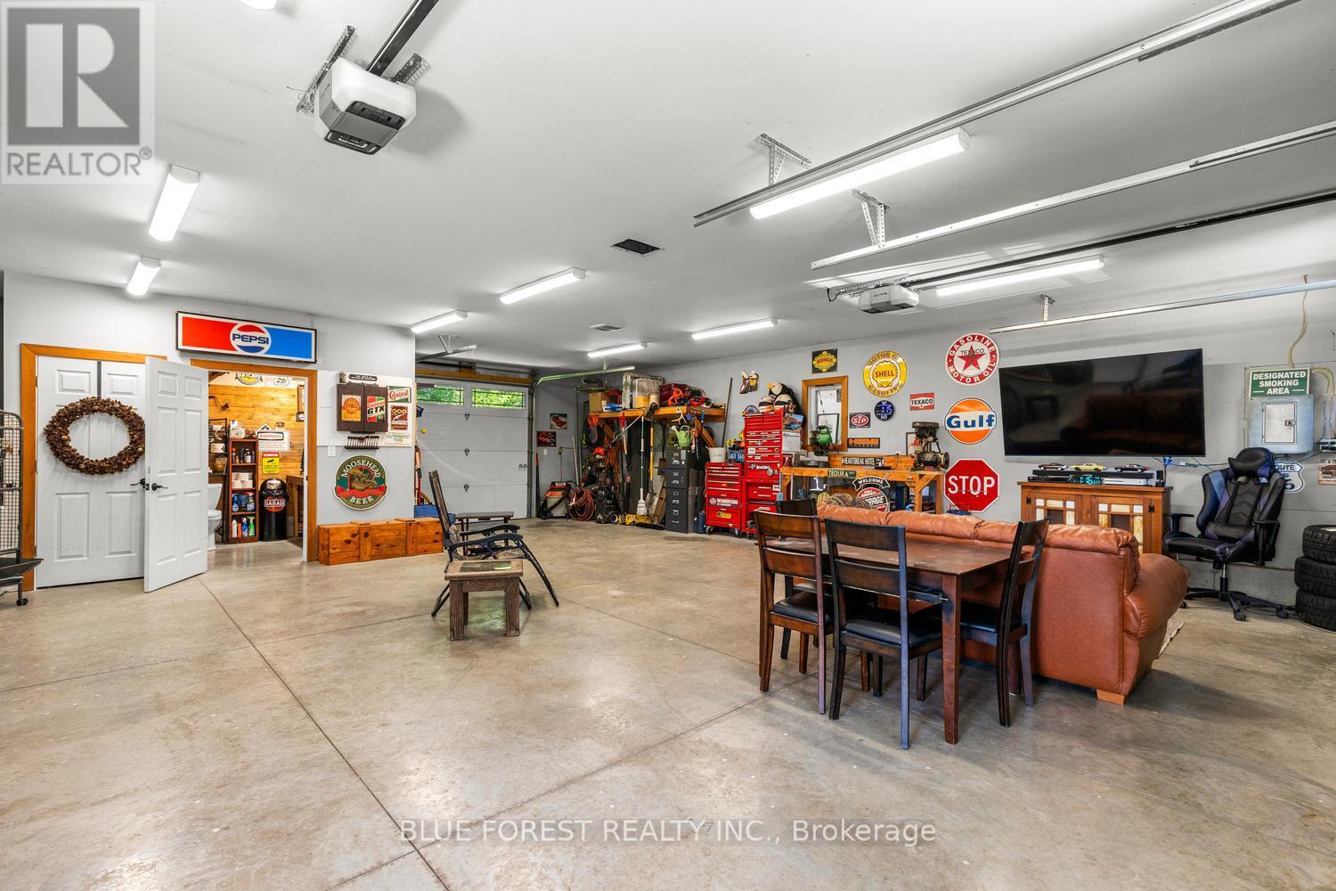 201 MARGARET STREET - 38