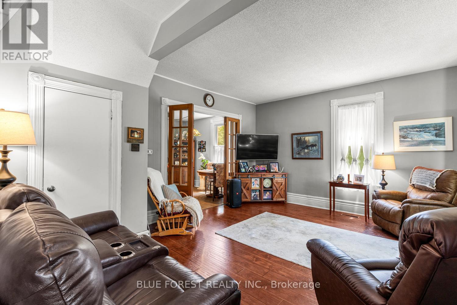 201 MARGARET STREET - 8