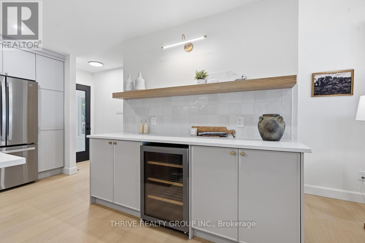 744 BARCLAY ROAD - 16
