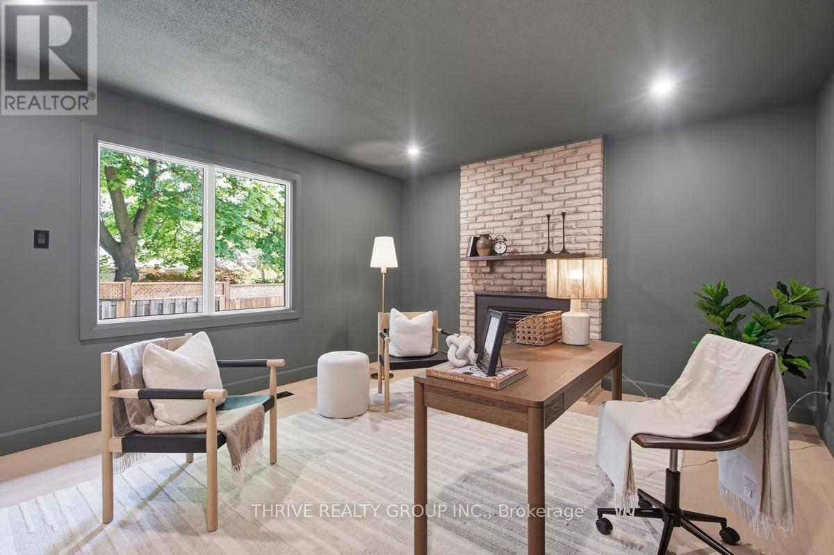 744 BARCLAY ROAD - 32