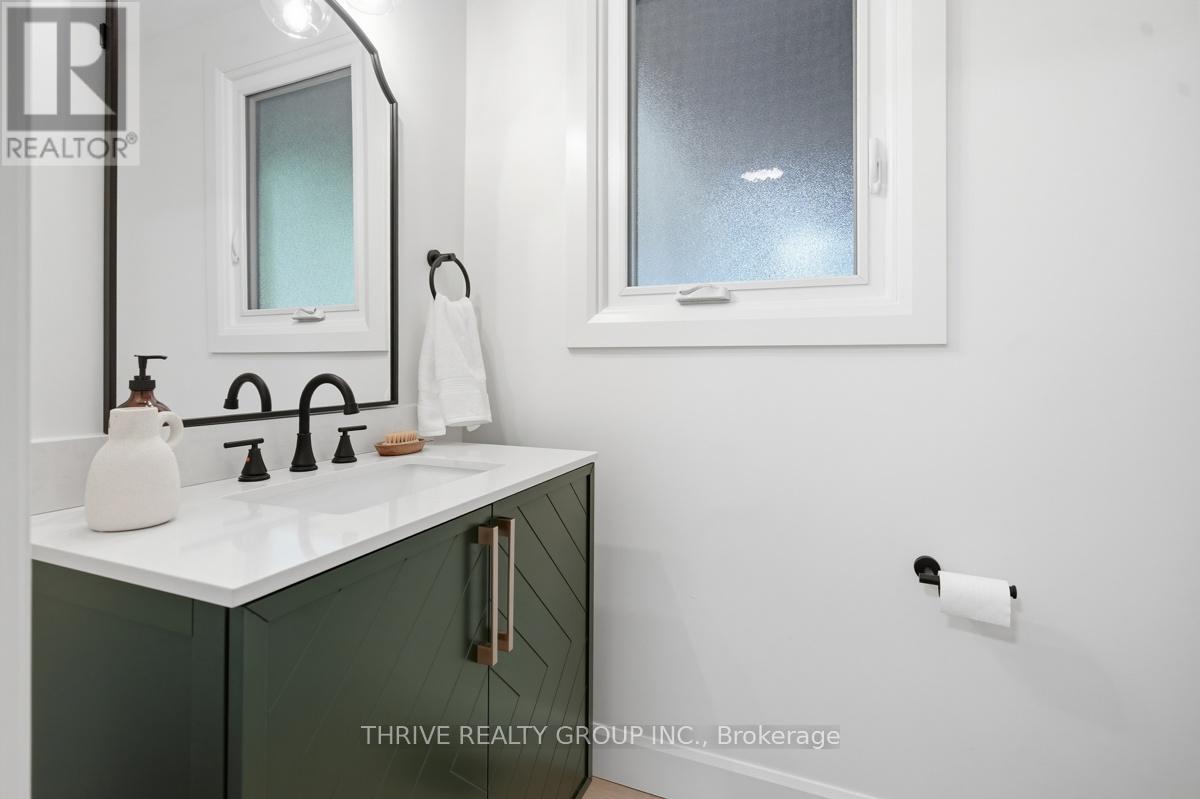 744 BARCLAY ROAD - 35
